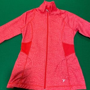 Zip Up active top perfect for runners!